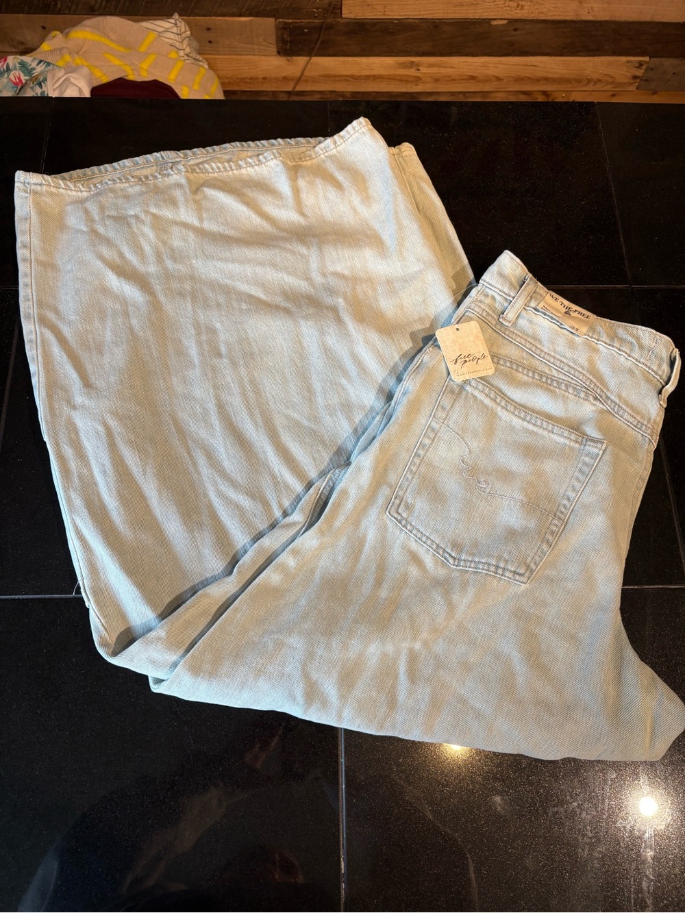NWT We The Free Light Wash Wide-Leg Jeans size 29